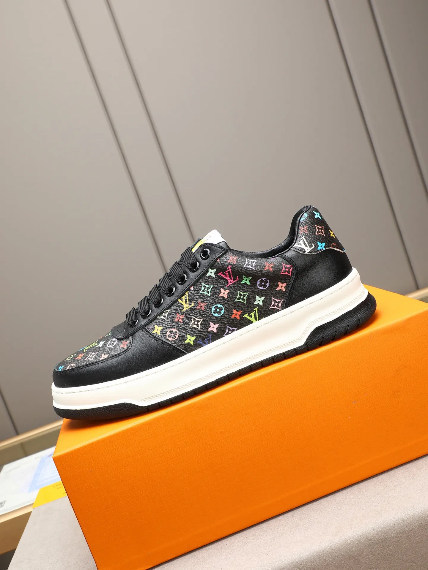 Mainly recommended model 👍👍👍P400 LOUIS VUITTON [Luden Yiwei] - LV upper imported first-layer cowhide combined with LV classic materials 🇩🇪 imported leather lining ➕ non-slip and wear-resistant outsole. Every man's identity is reflected in his elegant and stable upper shoes🚶🏻🚶🏻📯 No matter the wind or rain, the shoe last remains unchanged and can stand the test of time🔍️. ——Code number: 38-44 (45 can be customized)